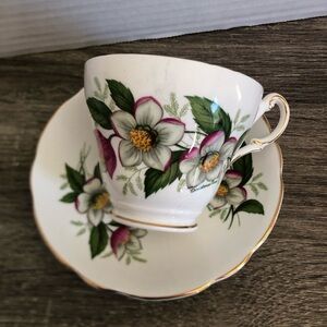 Vtg Regency Bone China Teacup and Saucer Christmas Rose